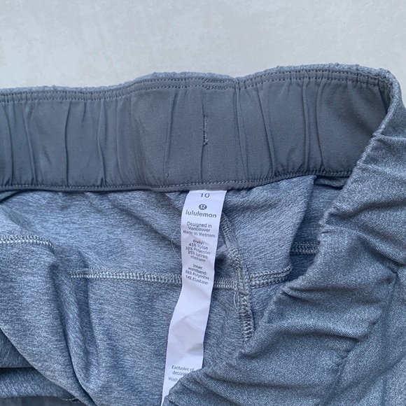 Lululemon On The Fly Short 10 - Picture 10 of 10